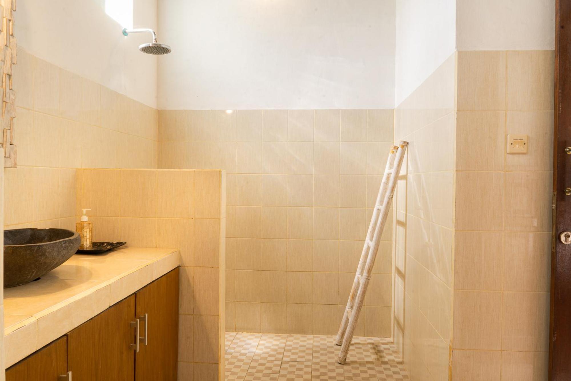 סמיניאק Villa Salya - 3Br - Private Pool - 1Min Walk To La Favela! מראה חיצוני תמונה