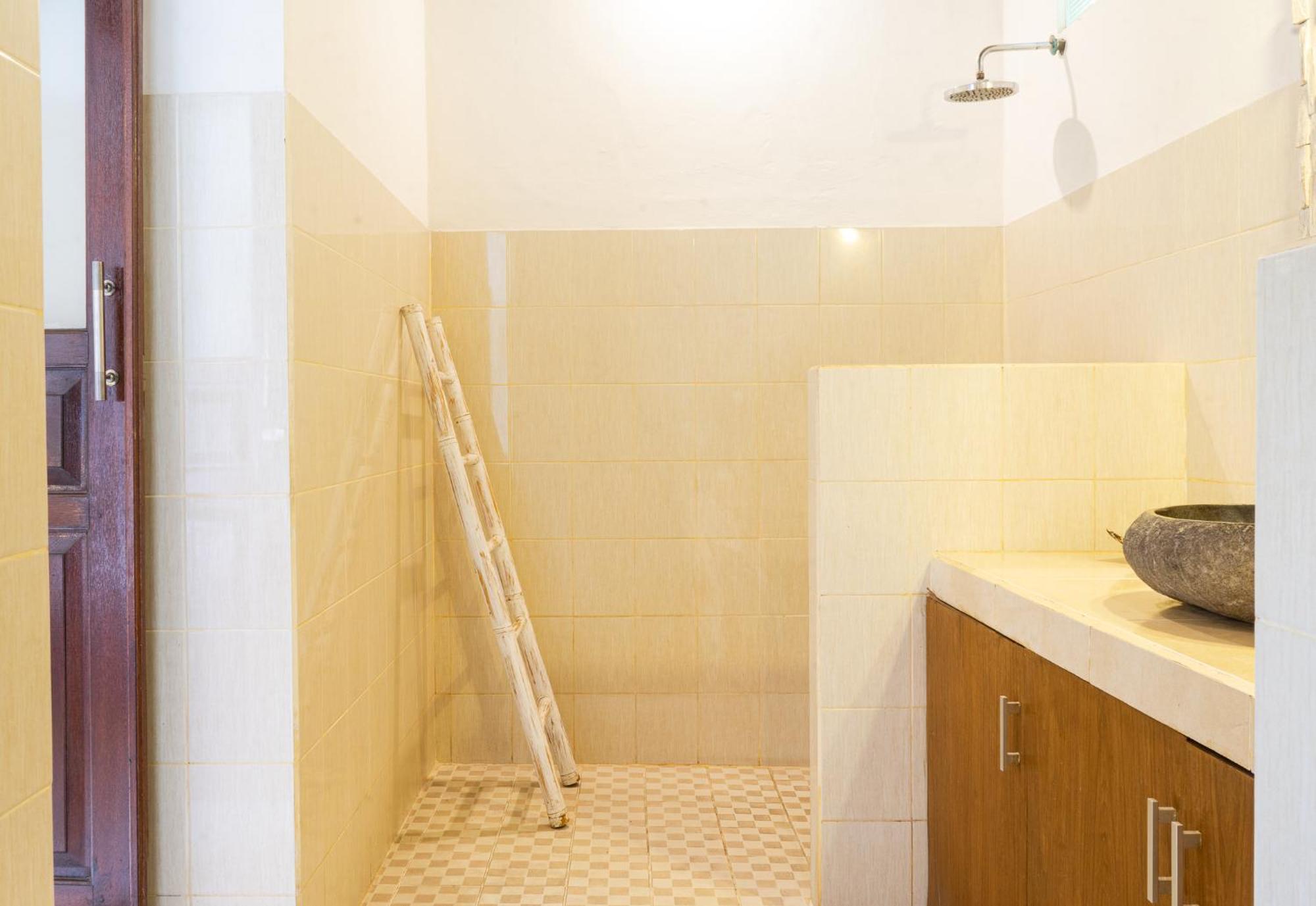 סמיניאק Villa Salya - 3Br - Private Pool - 1Min Walk To La Favela! מראה חיצוני תמונה
